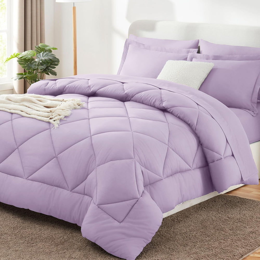 CozyLux vue frontale de l'ensemble violet prêt au lit offrant une esthétique apaisante
