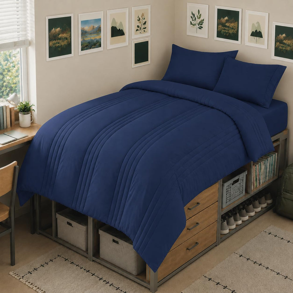CozyLux ensemble devanture bleu marine montrant un lit soigné et élégant