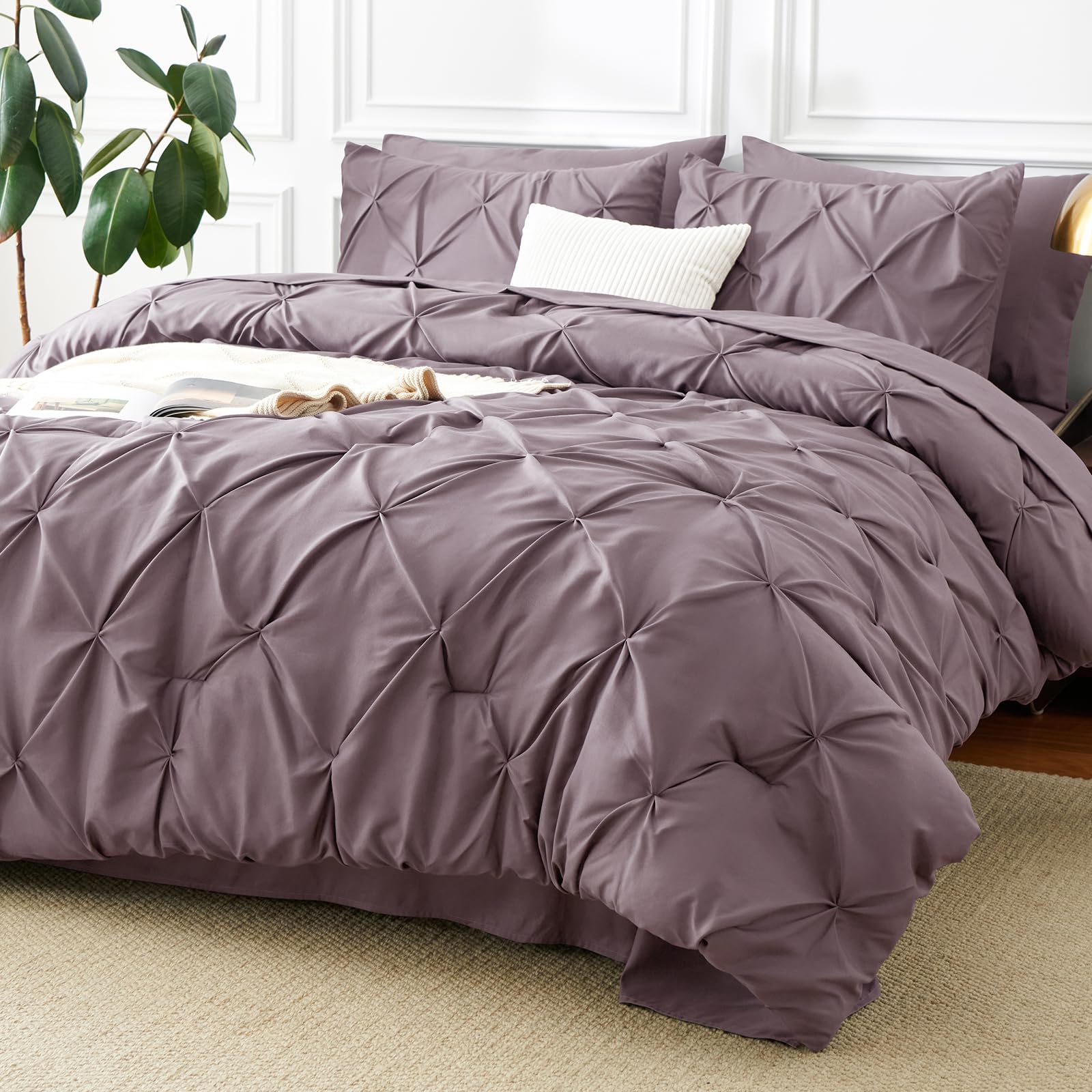 CozyLux vue avant de la parure dusty purple, accent décoratif élégant