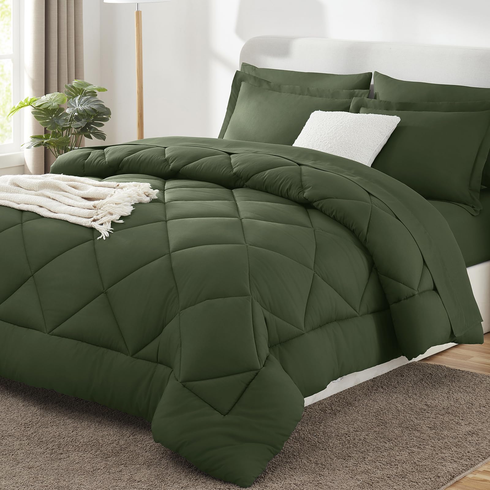 Couette CozyLux face avant en vert olive, apparence soignée et accueillante