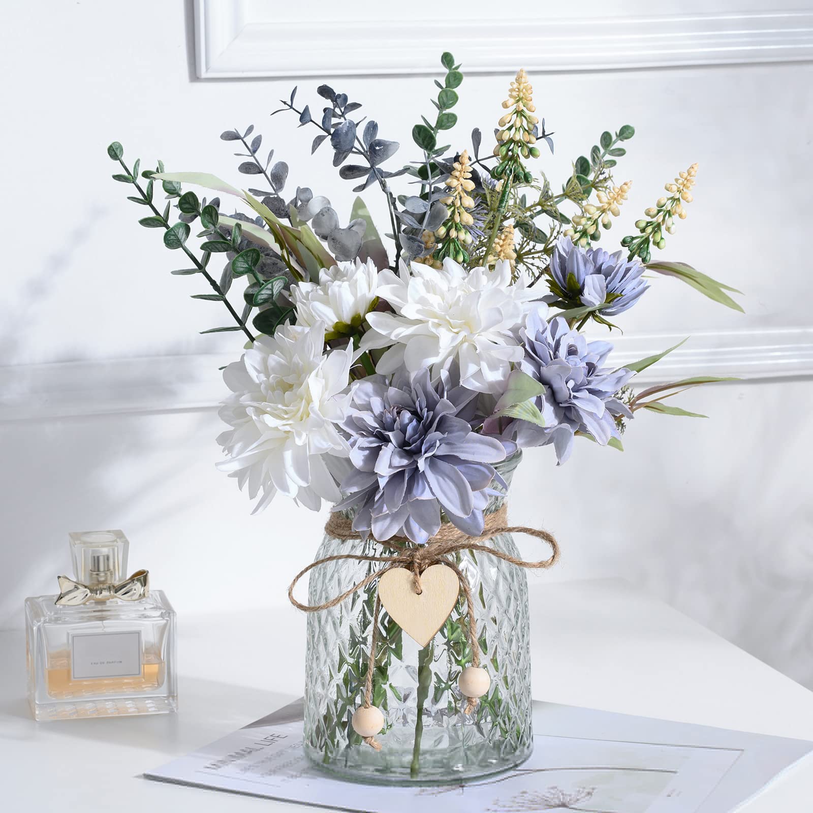 COZZI CODI vue de face du vase et bouquet bleu prêt à décorer