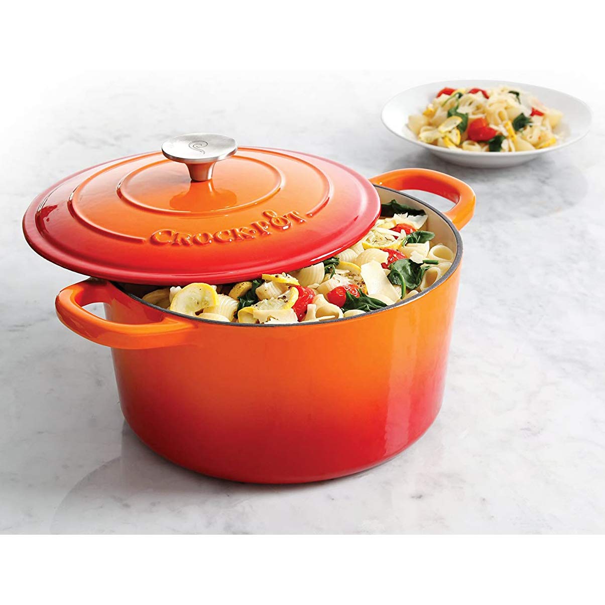 Crock-Pot comparaison taille avec ustensile illustrant capacité 5 quarts