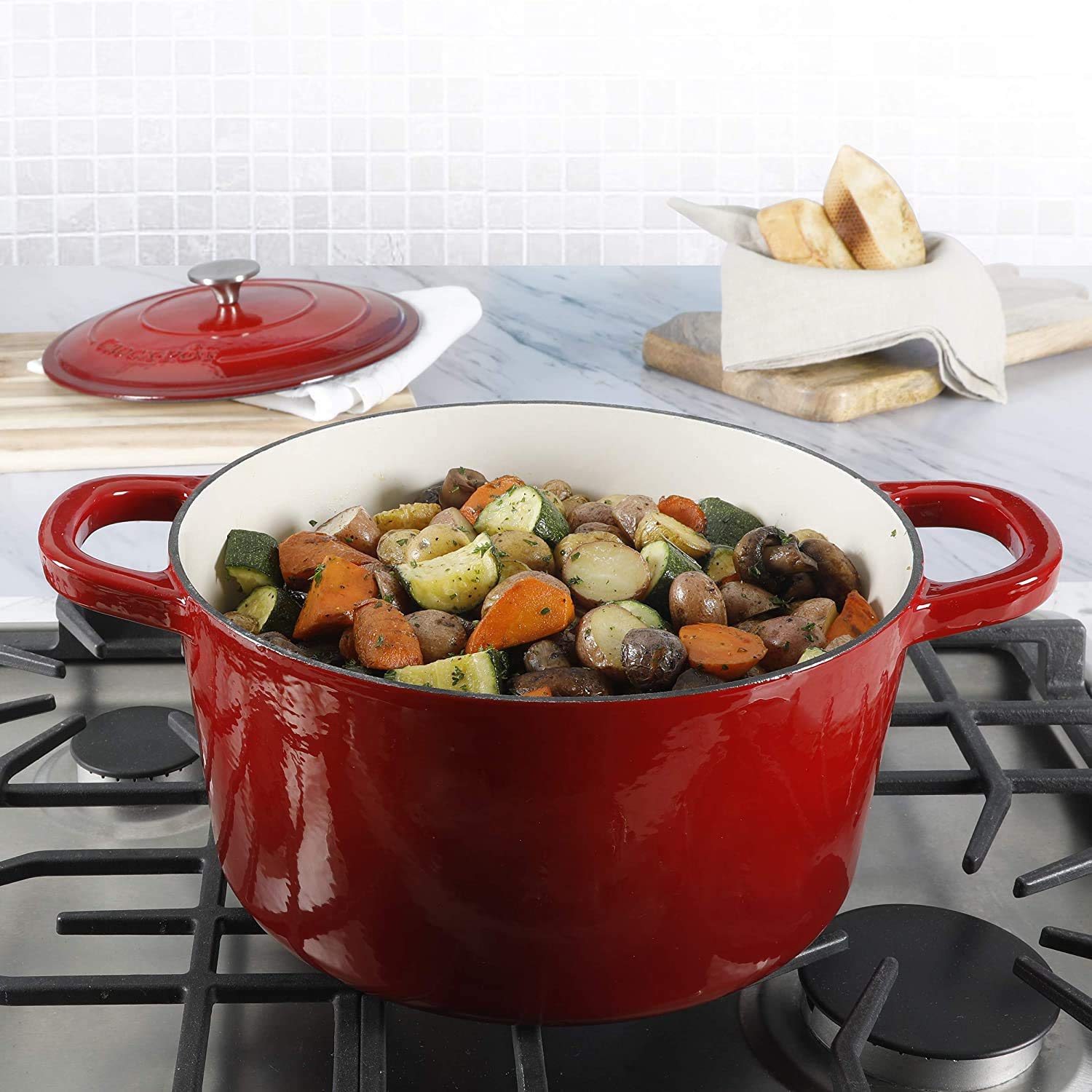Crock-Pot dressage à table, servie directement pour présentation conviviale