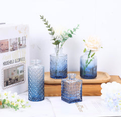 CUCUMI vases disposés sur table, ajoutent élégance aux réceptions