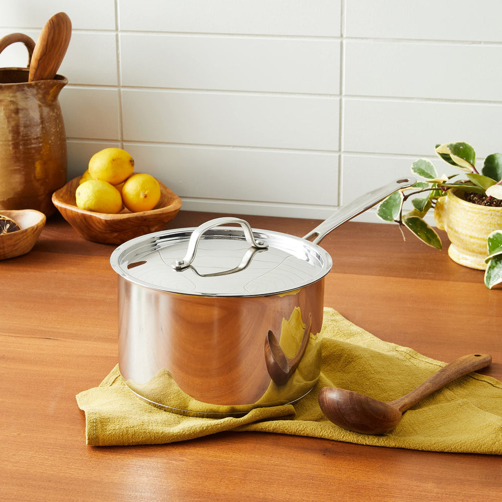 Cuisinart 7194-20 gros plan du fond encapsulé en aluminium pour diffusion uniforme de la chaleur