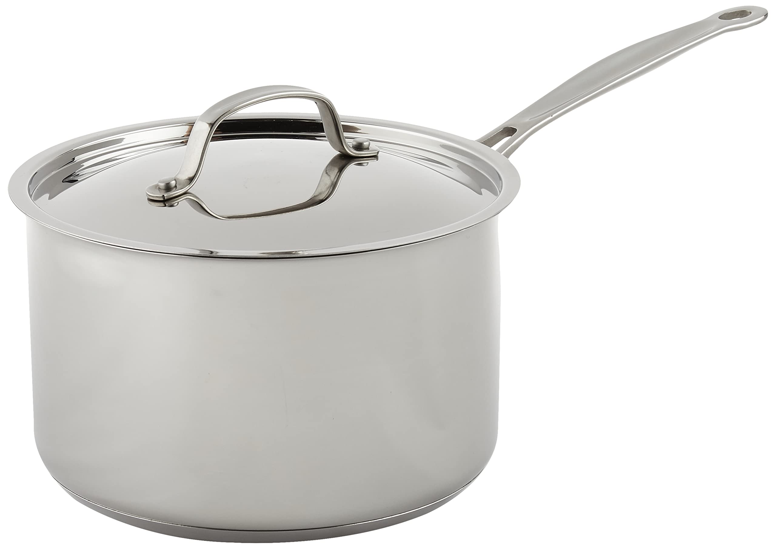 Cuisinart 7194-20 en situation de cuisine versant une sauce sans goutte bénéfice service propre