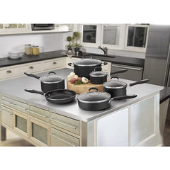 Cuisinart casseroles en utilisation dans une cuisine, cuisson homogène