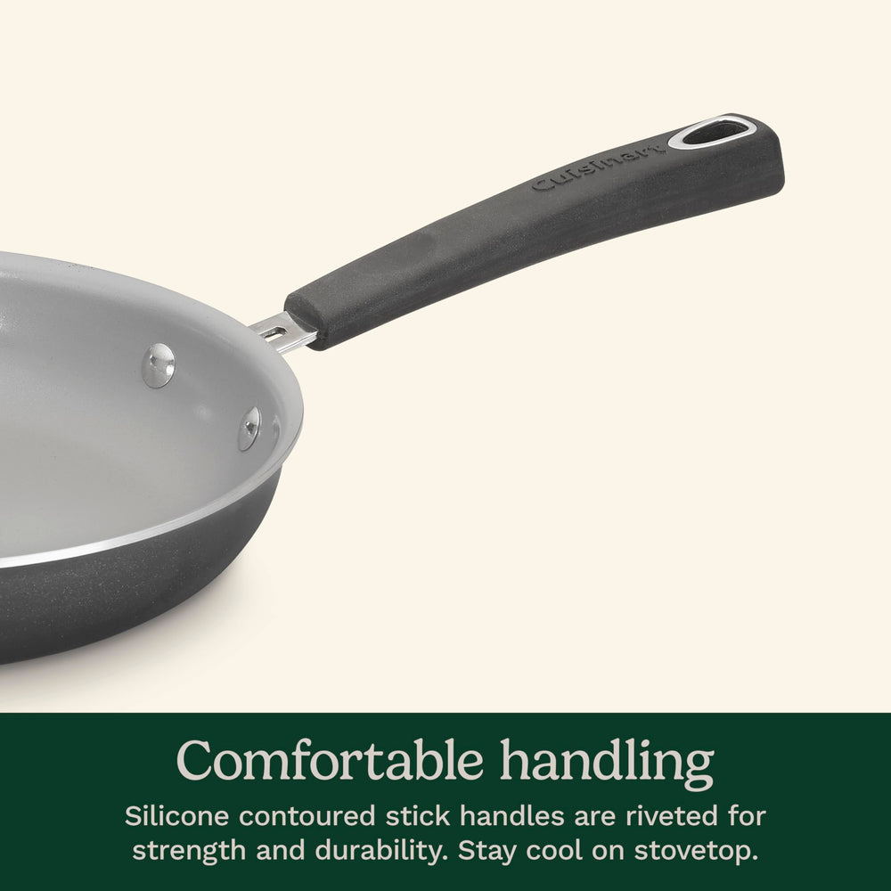 Cuisinart comparaison taille avec main montrant proportions pratiques