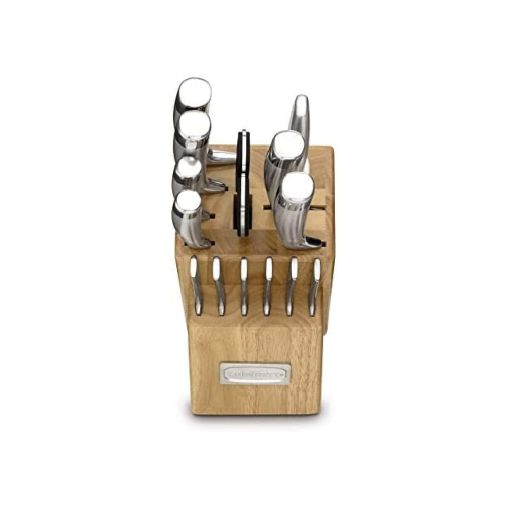 Cuisinart couteaux étalés illustrant polyvalence et assortiment complet
