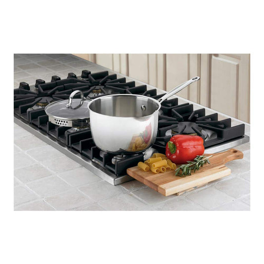 Cuisinart détail base encapsulée aluminium montrant répartition rapide chaleur