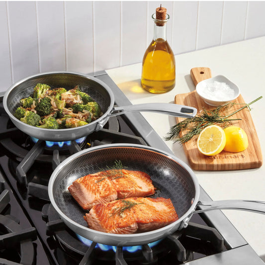 Cuisinart gros plan sur les pics inox pour une meilleure saisie et durabilité
