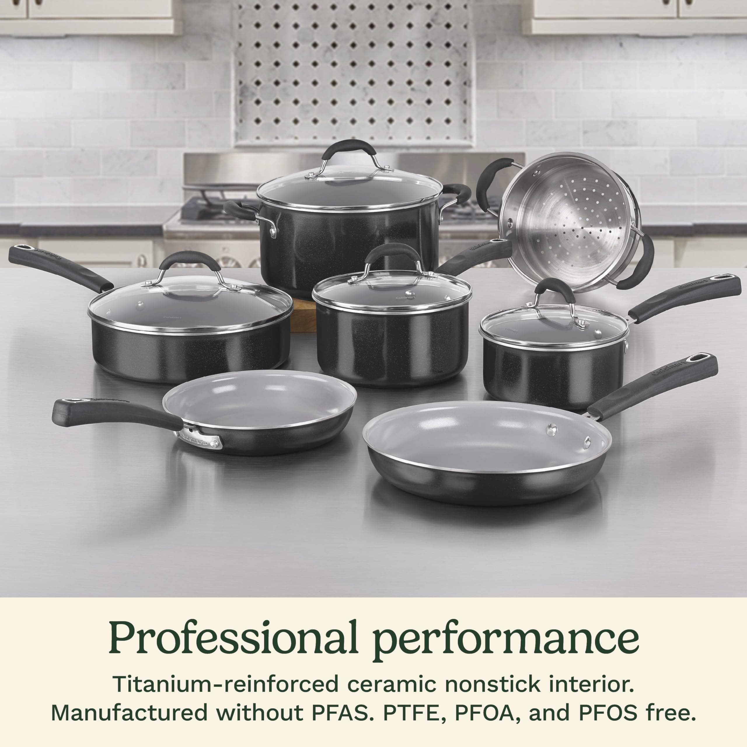 Cuisinart gros plan surface Ceramica XT montrant antiadhérence durable