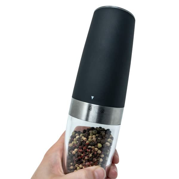 Cuisinart moulin en action dans la cuisine démontrant facilité d'utilisation