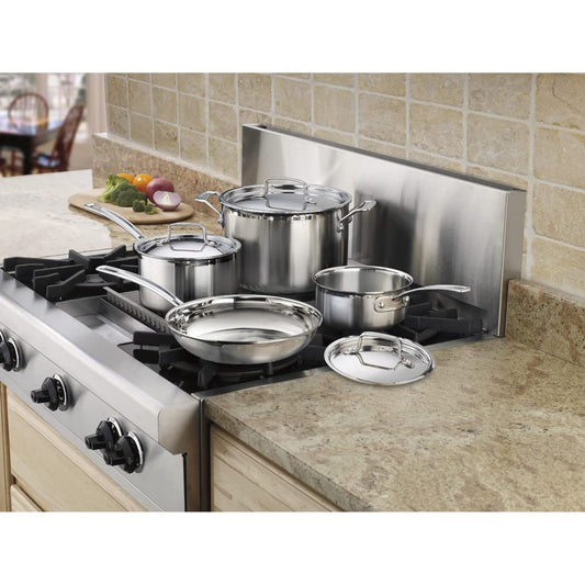 Cuisinart gros plan poignée rivetée en acier, prise sûre et durable