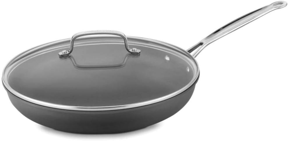 Cuisinart gros plan du revêtement PURELYCERAMIC montrant texture antiadhésive durable
