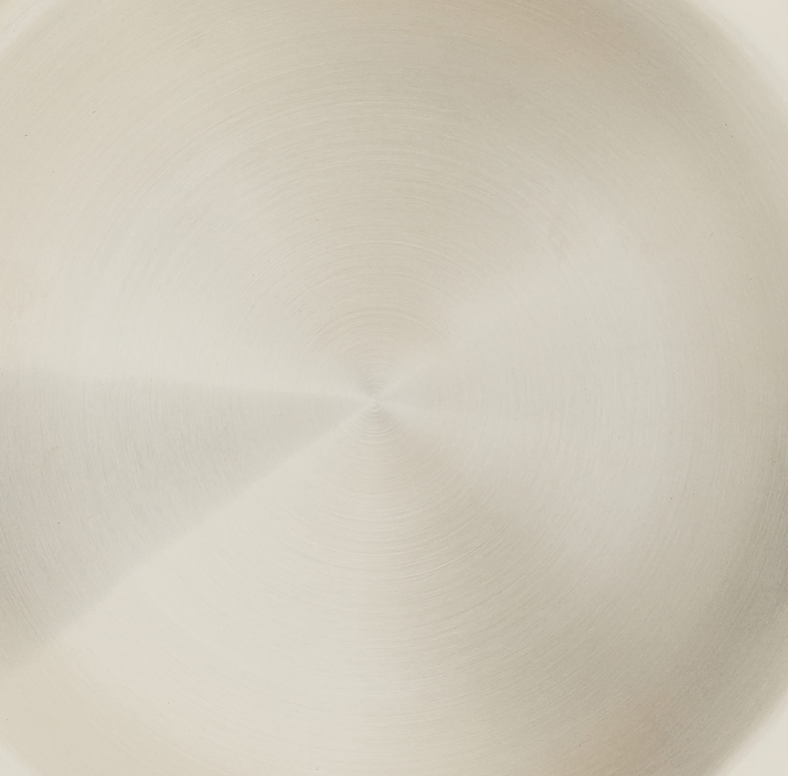 Cuisinart poêle dans cuisine moderne, polyvalence pour repas quotidiens