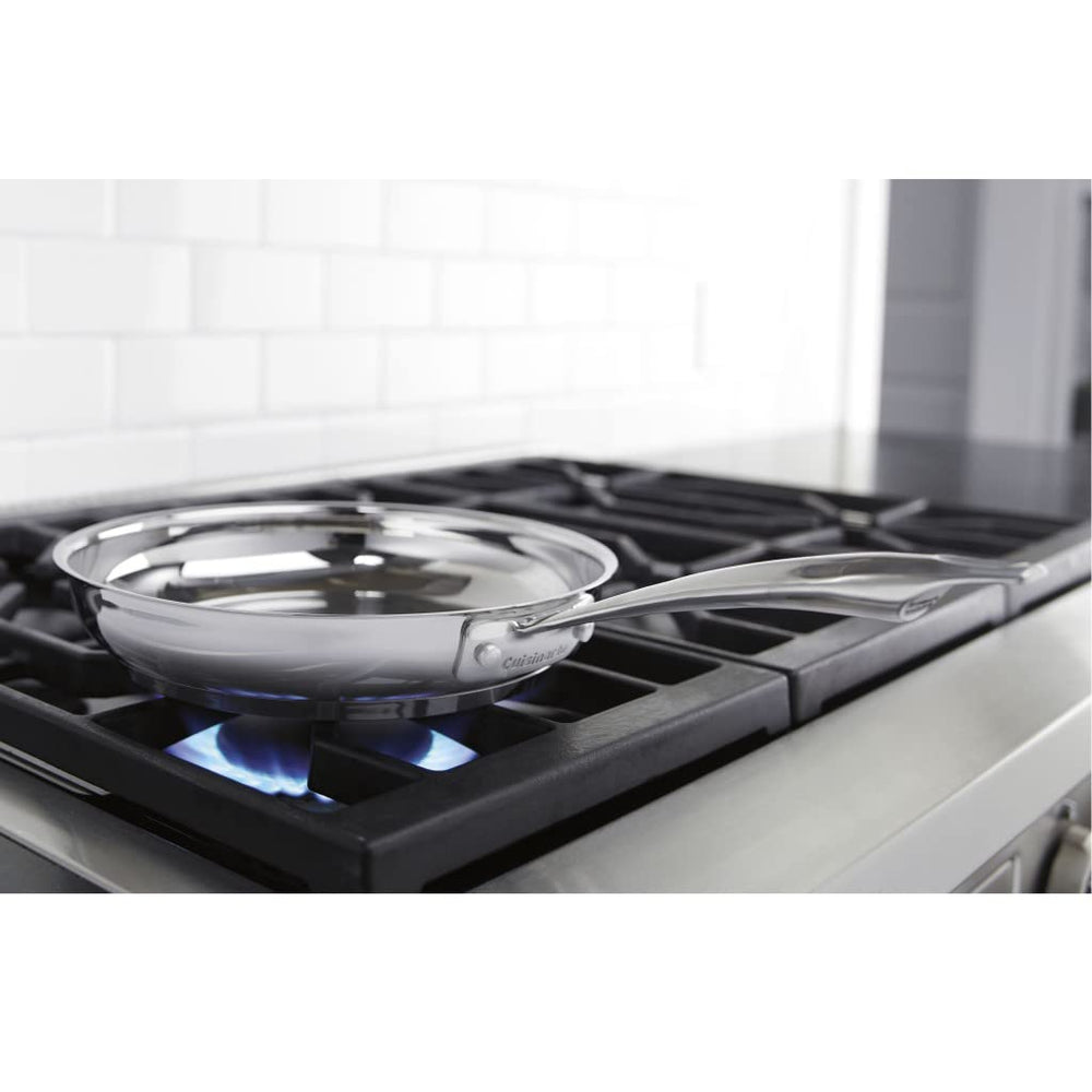 Cuisinart poêle mise à l'échelle pour comparaison taille et ergonomie