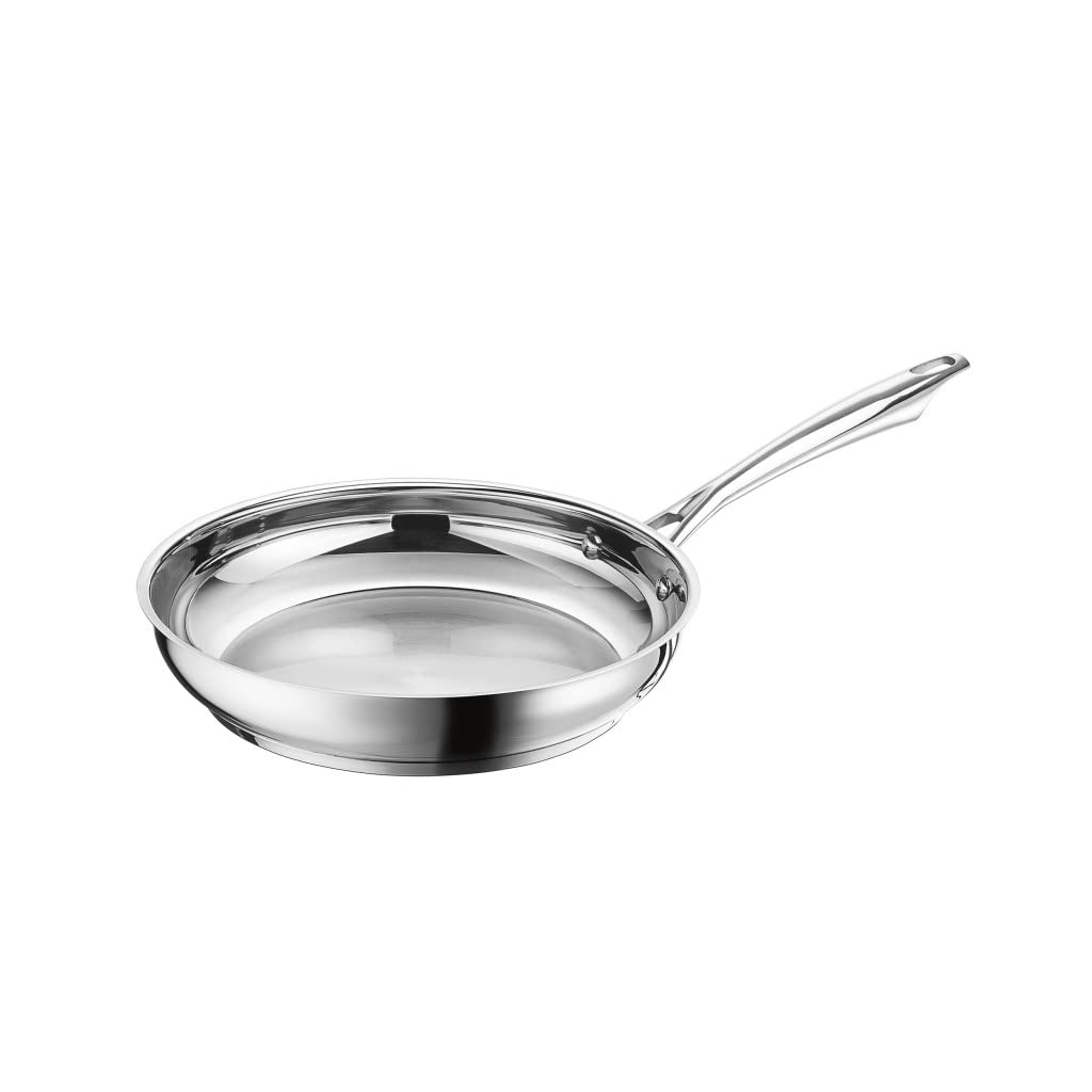 Cuisinart poêle inox vue face montrant finition professionnelle et distribution de chaleur