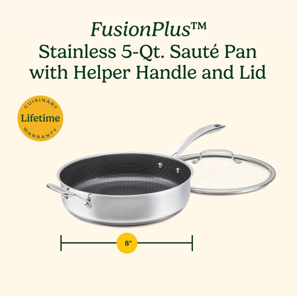 Cuisinart PurelySear comparaison d'échelle posée à côté d'ustensiles pour montrer contenance 5 qt