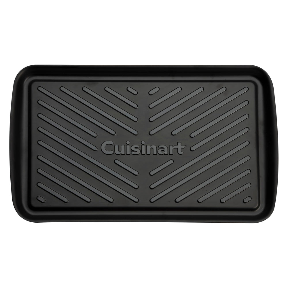 Cuisinart transport des plateaux vers table lors d'un barbecue extérieur