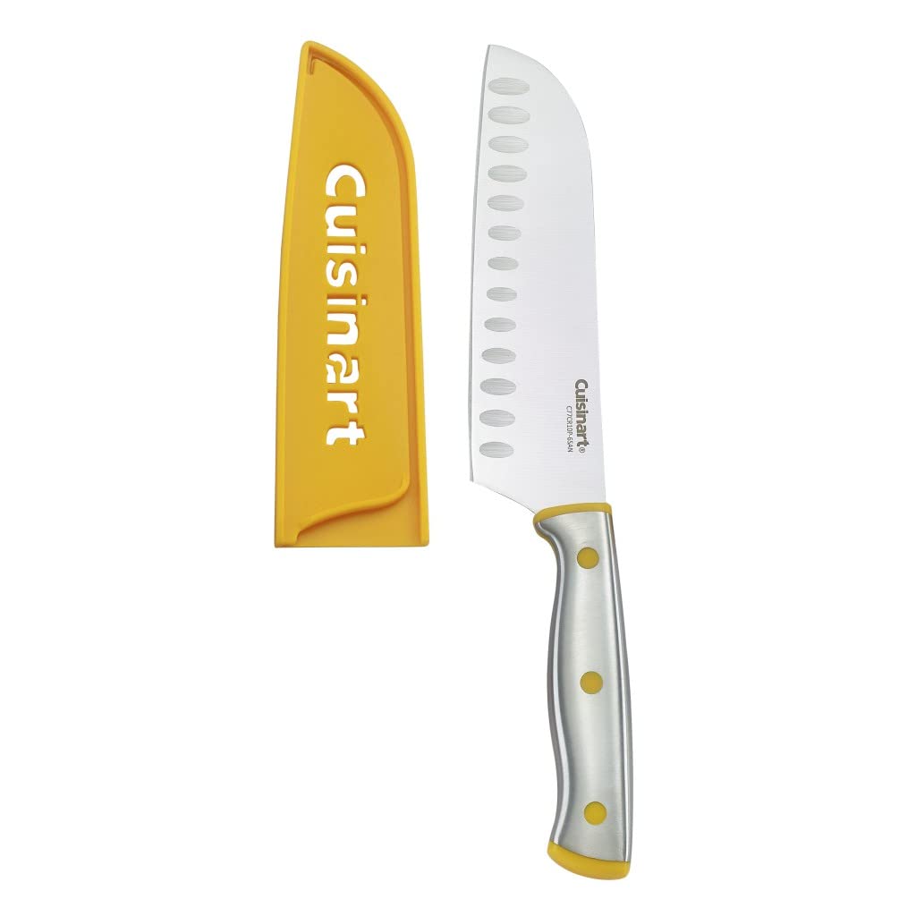 Cuisinart en usage tranchage légumes démontrant maniabilité et vitesse