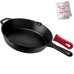 Cuisinel poêle en usage sur feu de camp illustrant polyvalence extérieure
