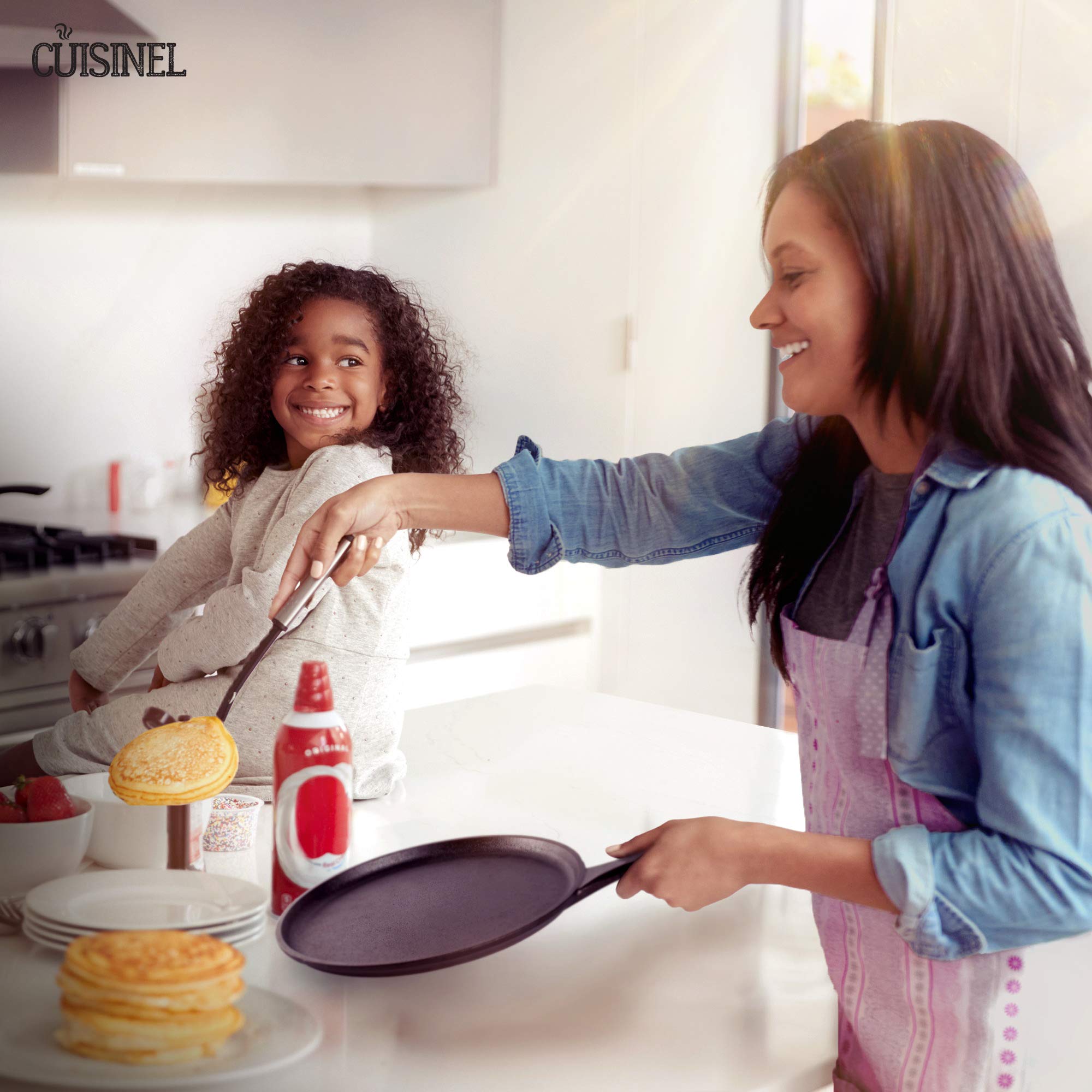 Cuisinel détail poignée silicone assurant prise antidérapante et sécurité