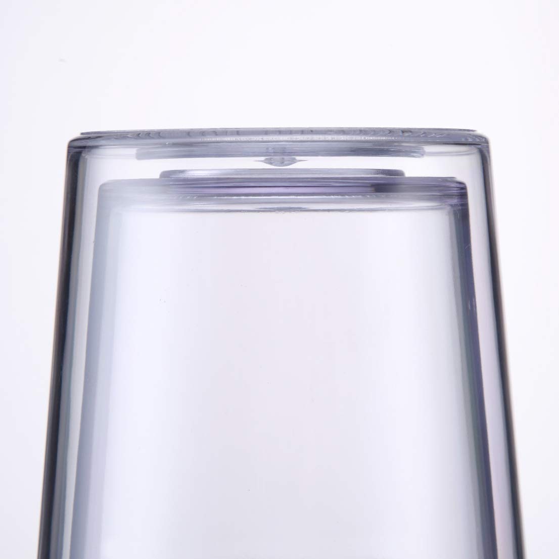 Cupture gobelet en usage lors d'un pique-nique, transport et praticité
