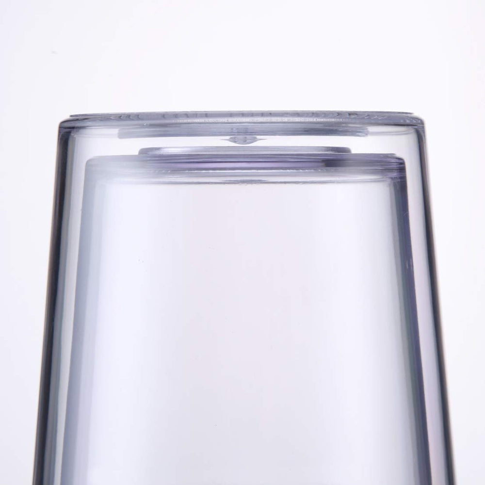 Cupture gobelet en usage lors d'un pique-nique, transport et praticité