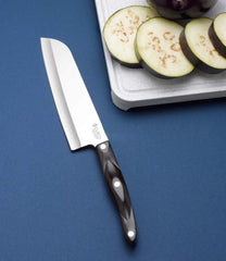 Cutco 1766 Santoku lame gros plan illustrant tranchant durable