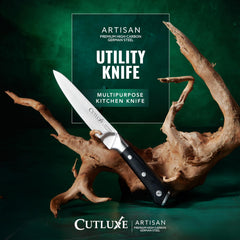 Cutluxe couteau en utilisation lors d'un épluchage rapide