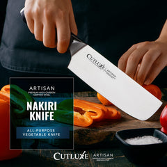 Cutluxe Nakiri utilisé pour hacher finement des légumes, efficience et rapidité
