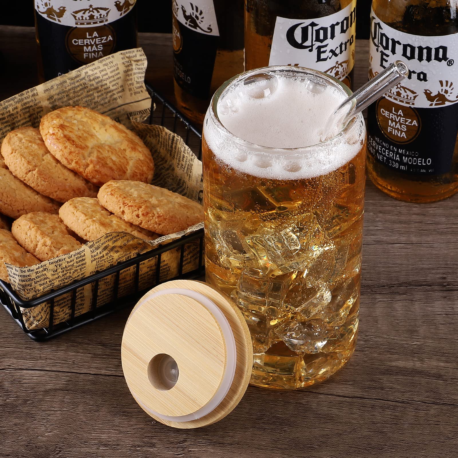 CWHHRN verre tenu en main montrant échelle et capacité 16oz