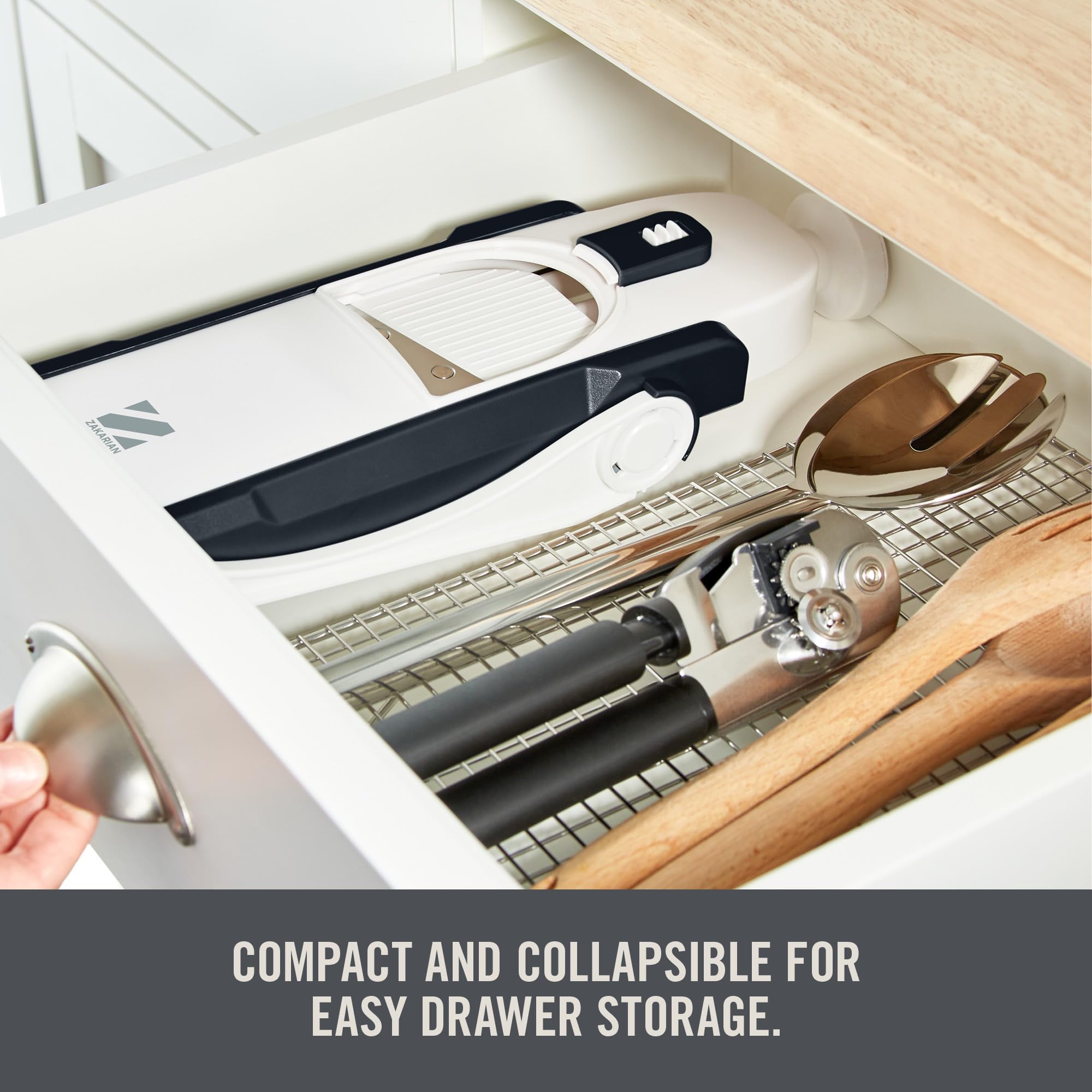 DASH Zakarian accessoires avec brosse pour nettoyage facile