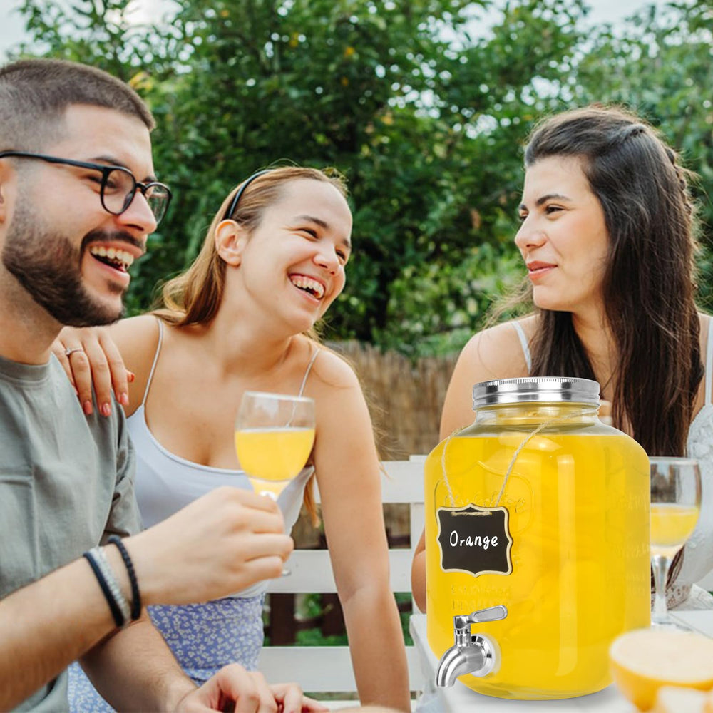 DD&HAPP distributeur sur table de fête, présentation conviviale pour invités