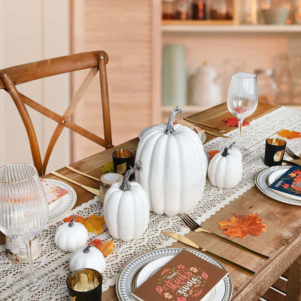 DearHouse citrouilles blanches en centre de table, ambiance automne élégante