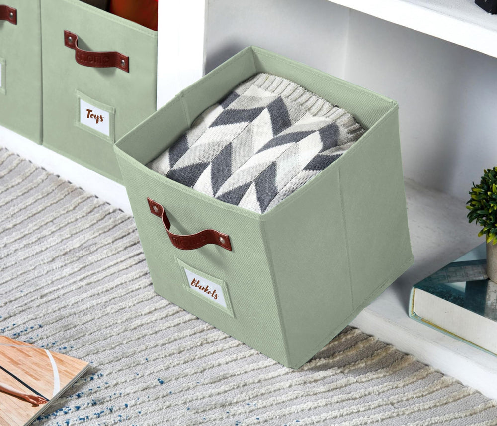 DECOMOMO intérieur rempli de vêtements pour organisation efficace