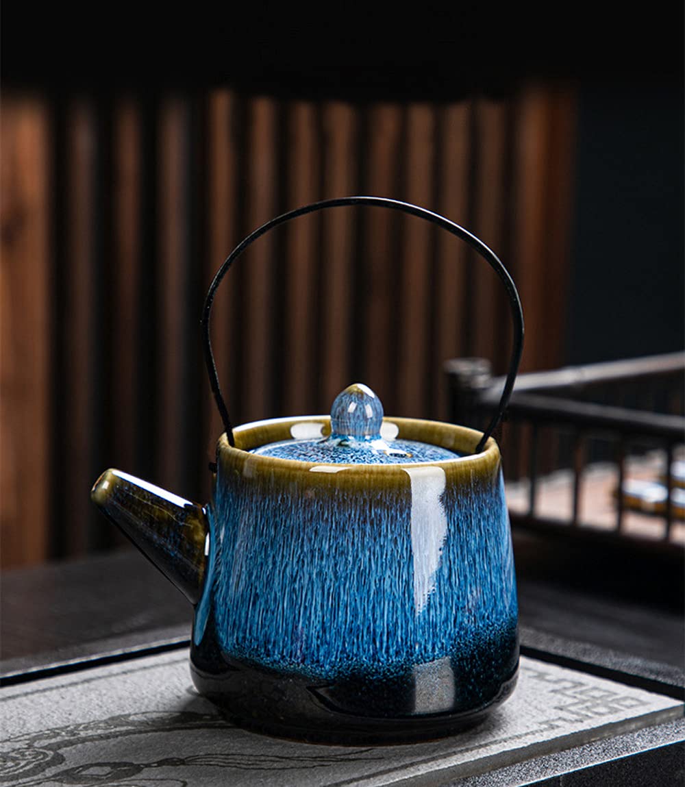 DEKNBE quatre tasses et sous-tasse disposées pour un service convivial et élégant