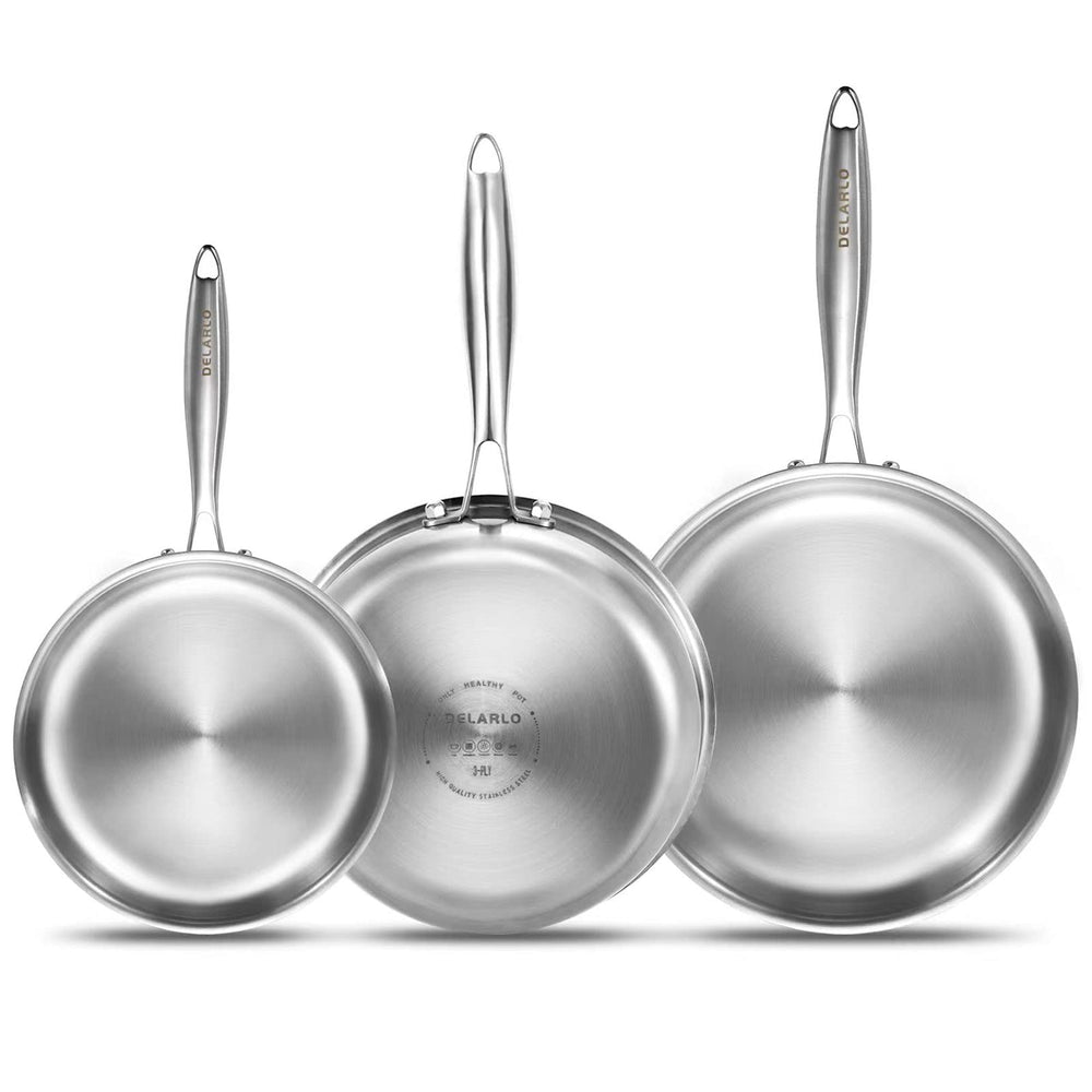 DELARLO ensemble de poêles tri‑ply face avant montrant trois diamètres et finition inox