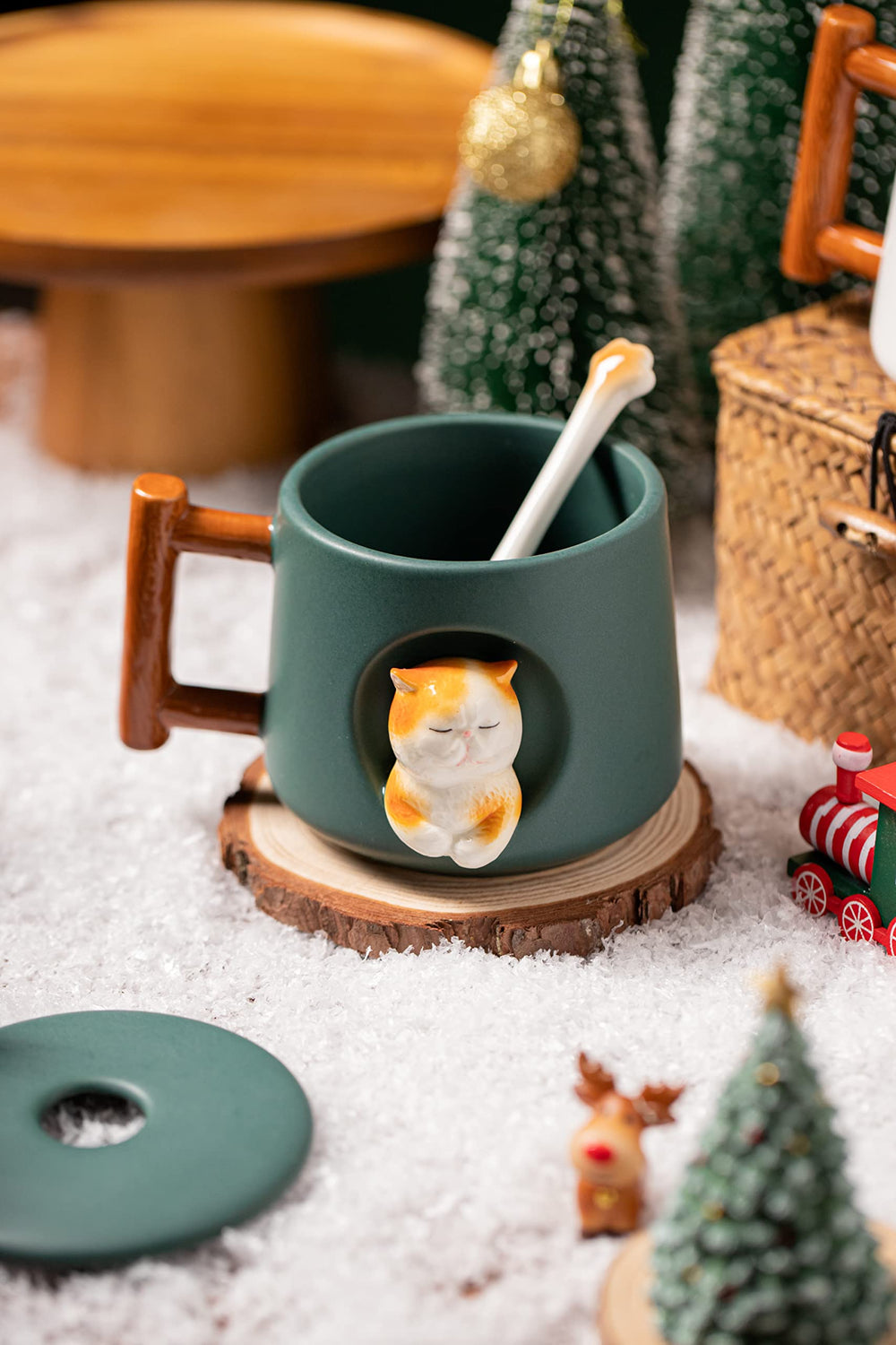 DIHOclub mug posé sur bureau idéal pour café au travail et ambiance cosy