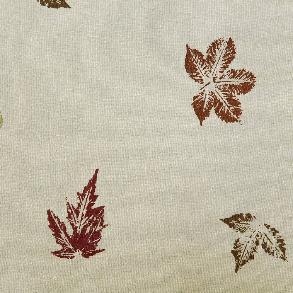 DII gros plan impression feuilles d'érable et baies, motif précis et coloré durable