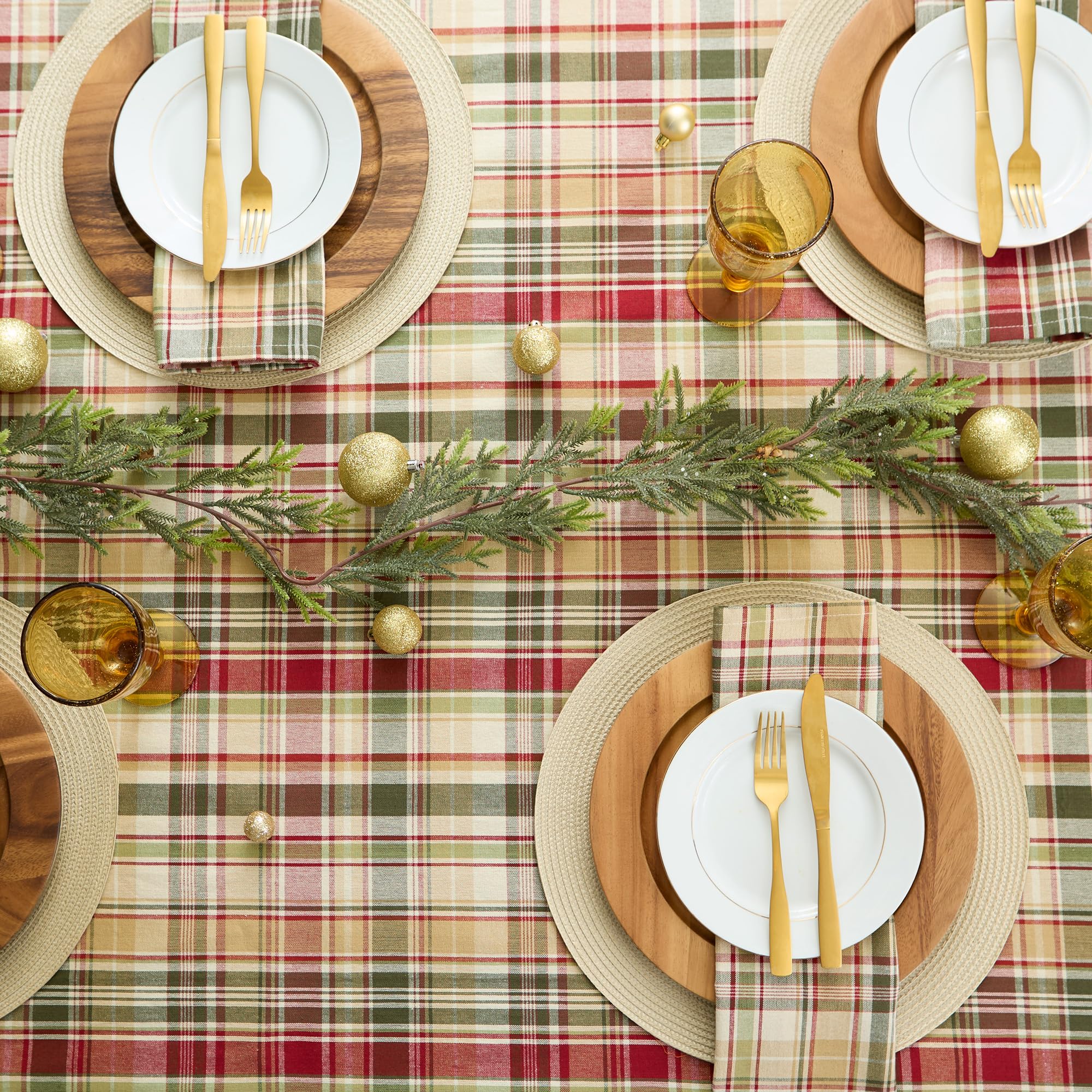 DII nappe installée avec décor automne pour inspiration de table