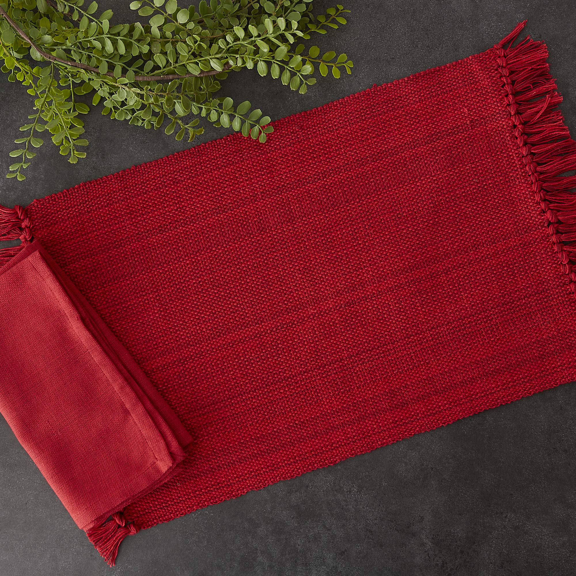 DII Tango Red présentation avec serviettes assorties, harmonise le décor