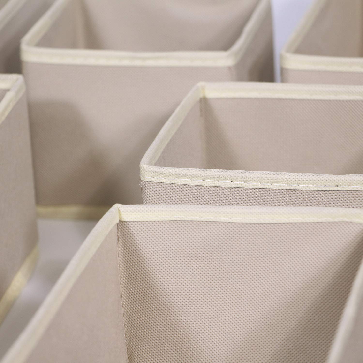 DIOMMELL détail du renfort en carton pour tenue et stabilité