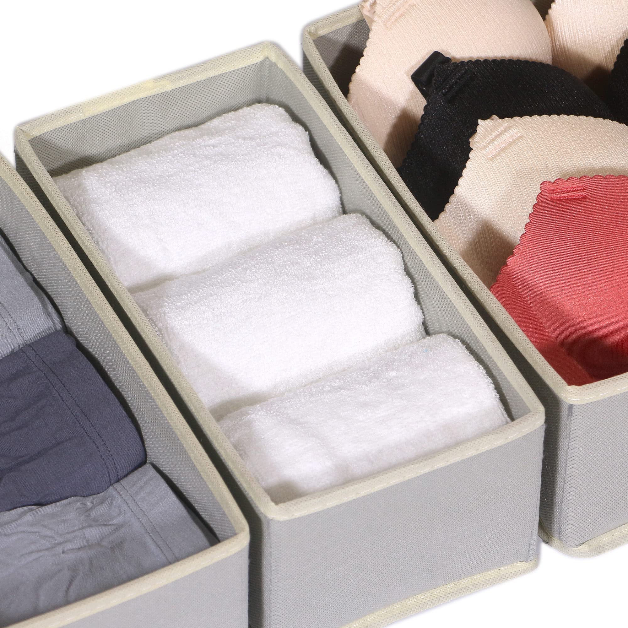DIOMMELL organiseurs dans nurserie montrant rangement ordonné