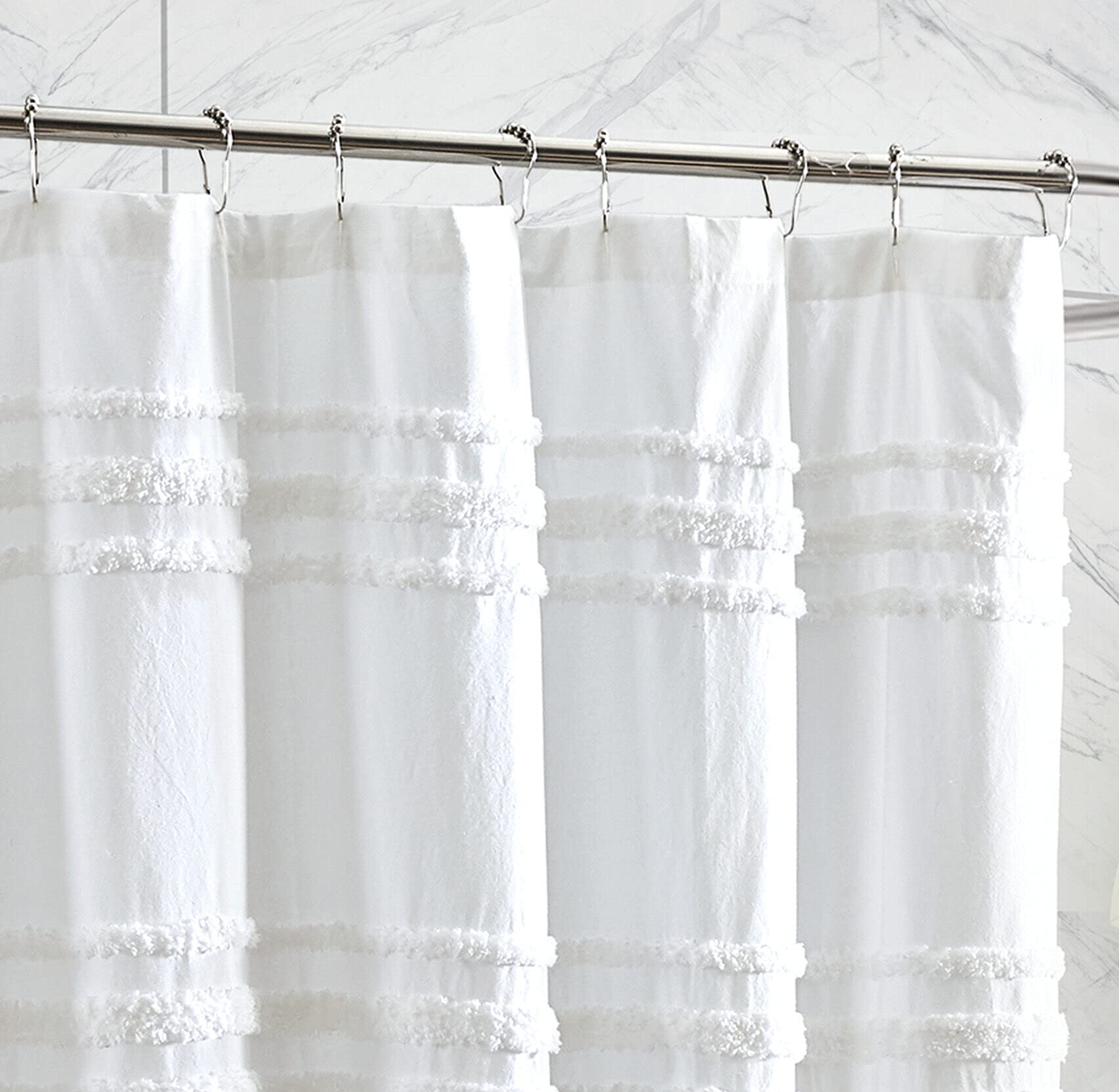 DKNY rideau déco salle de bain apportant élégance et ambiance zen