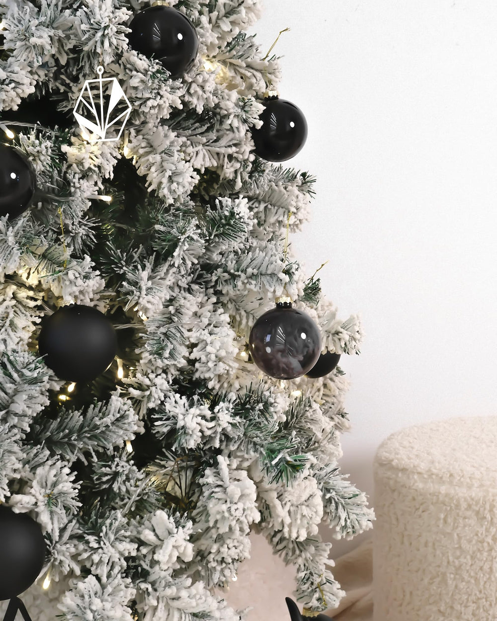 DN DECONATION décor de sapin ambiance sophistiquée et sombre