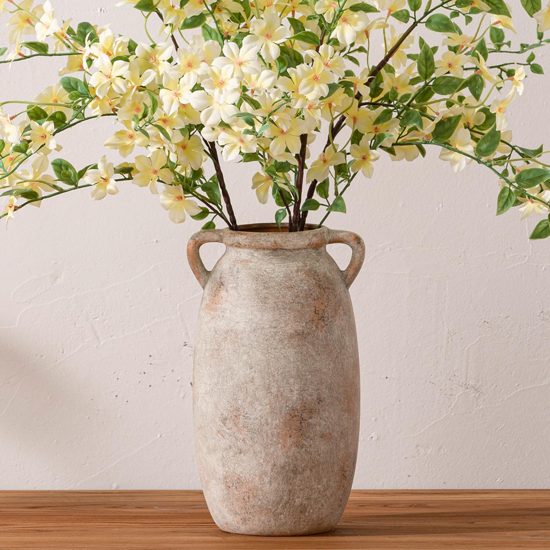 Dobbyby vase devanture posé sur table apportant chaleur décorative