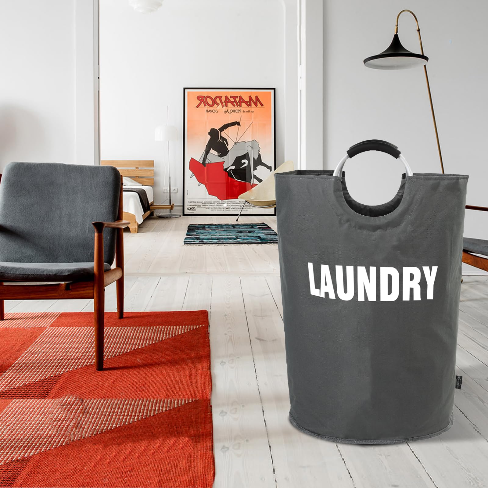 DOKEHOM posé sur sol gris montrant finition neutre adaptée à tout intérieur