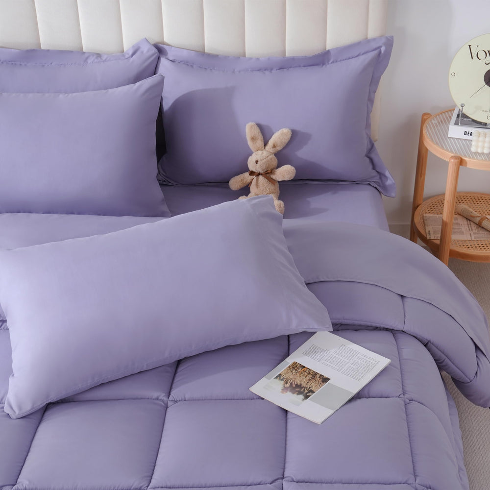 DOWNCOOL vue face avant de l'ensemble violet montrant la couette et les taies pour une chambre élégante